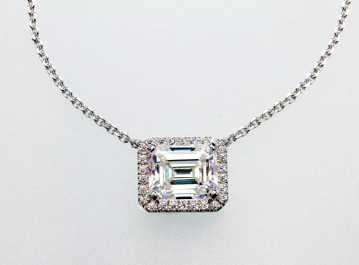 Emerald cut moissanite necklace deals