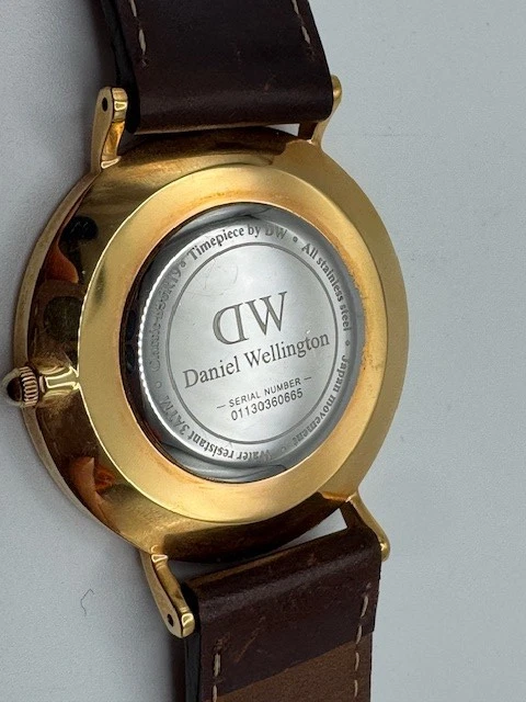 Reloj Hombre Daniel Wellington B36R19 Tono Dorado Cuarzo Batería Nueva Foto 4 de 4