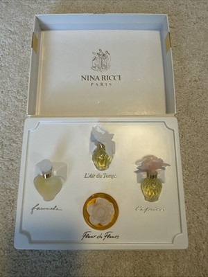 Parfums by NINA RICCI Paris Set of 4 New / Unused Mini Perfumes in Original Box