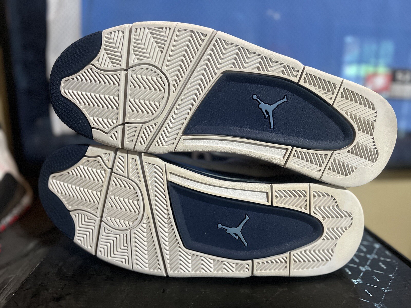 Jordan IV Retro Columbia 12