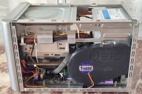 Soltek QBIC Retro Windows XP Mini PC - Picture 7 of 13