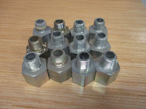 Eaton/Weatherhead C3209X12X8 Pipe Adapter 3/4" x 1/2" (Pack of 12)