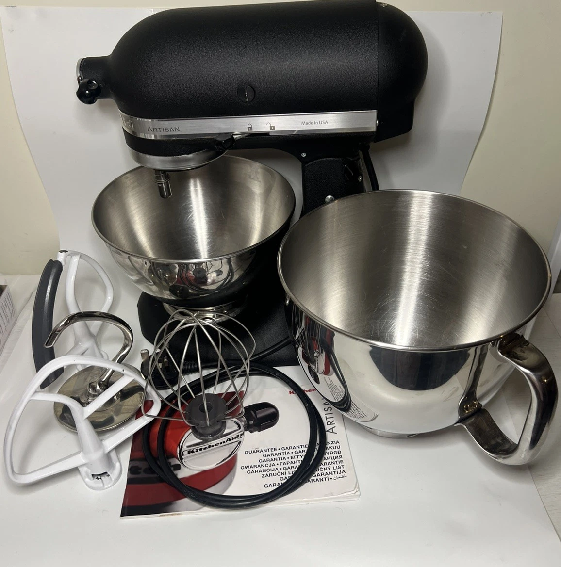 KitchenAid Artisan 4.8L Tilt-Head Stand Mixer - Cast Iron Black- KSM175PSBBK
Opens in a new window o