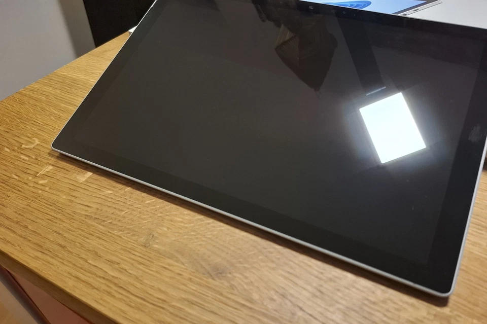 Microsoft Surface Pro 7+ Platin, Core i5-1135G7, 8GB RAM, 128GB SSD; DEFEKT!! - Bild 2 von 4