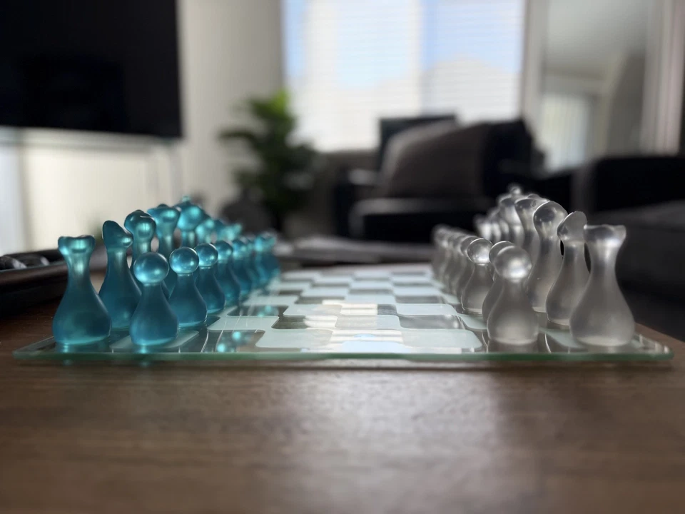 Modern Classics Extra Large Game Board & Pieces Glass Chess Set Blue & White - Image 4 of 4