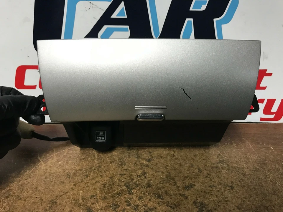 Suzuki Aerio 2006 compartimento accesorio enchufe #9170 Foto 2 de 4