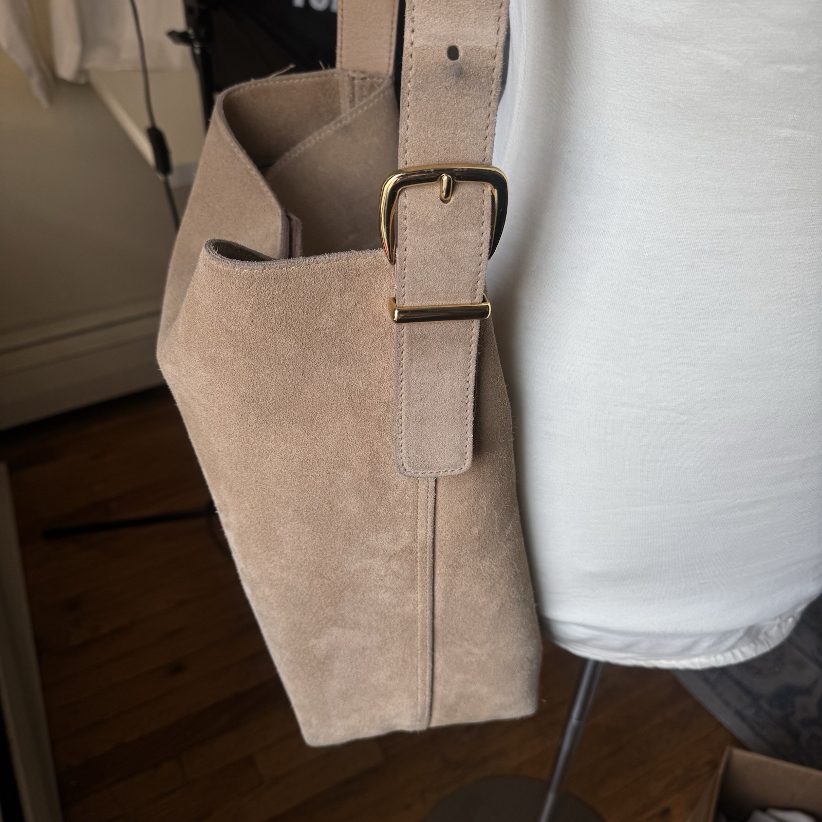 Madewell Essential Suede Bucket Tote Bag Tawny Khaki 10.5" W x 13.5" H x 6" D thumbnail 9