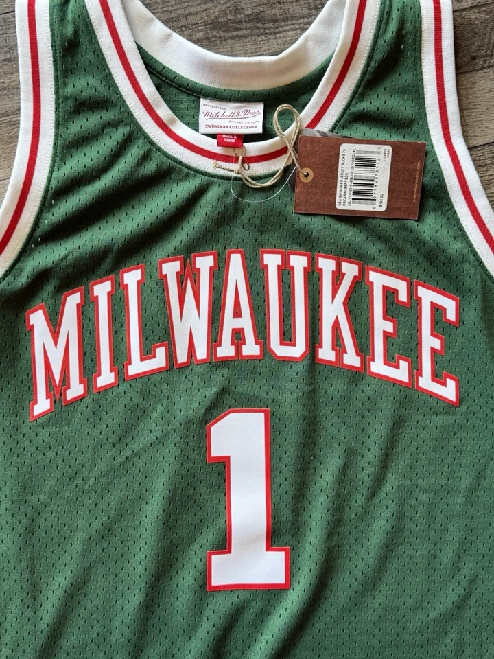 NWT Mitchell & Ness Milwaukee Bucks XL Oscar Robertson Authentic Jersey - Image 2 of 4