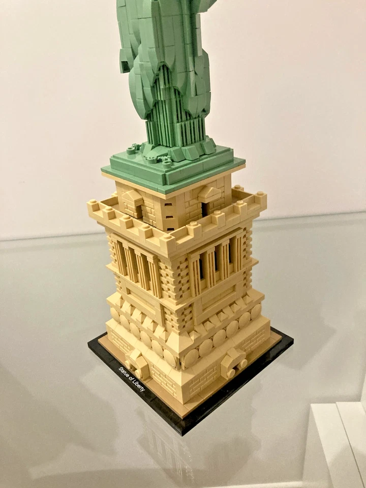 LEGO architecture lego 21042 Statue De La Liberté New York USA - Photo 2/4