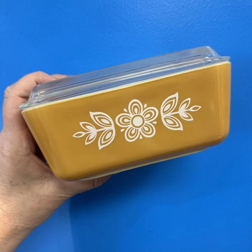 Vintage Pyrex Gold Butterfly Refrigerator Dish 0502 Ridged Glass Lid 1 1/2 Pt