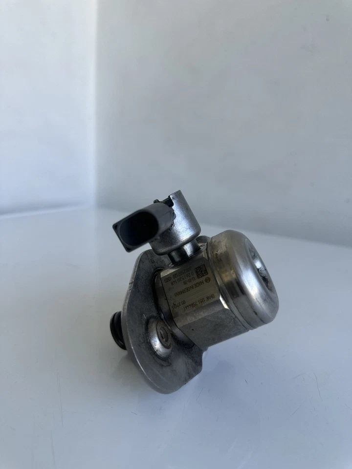BMW X1 320i 328i 528i Z4 2012-2014 bomba de combustible alta presión 13517584461 OEM usado Foto 3 de 4