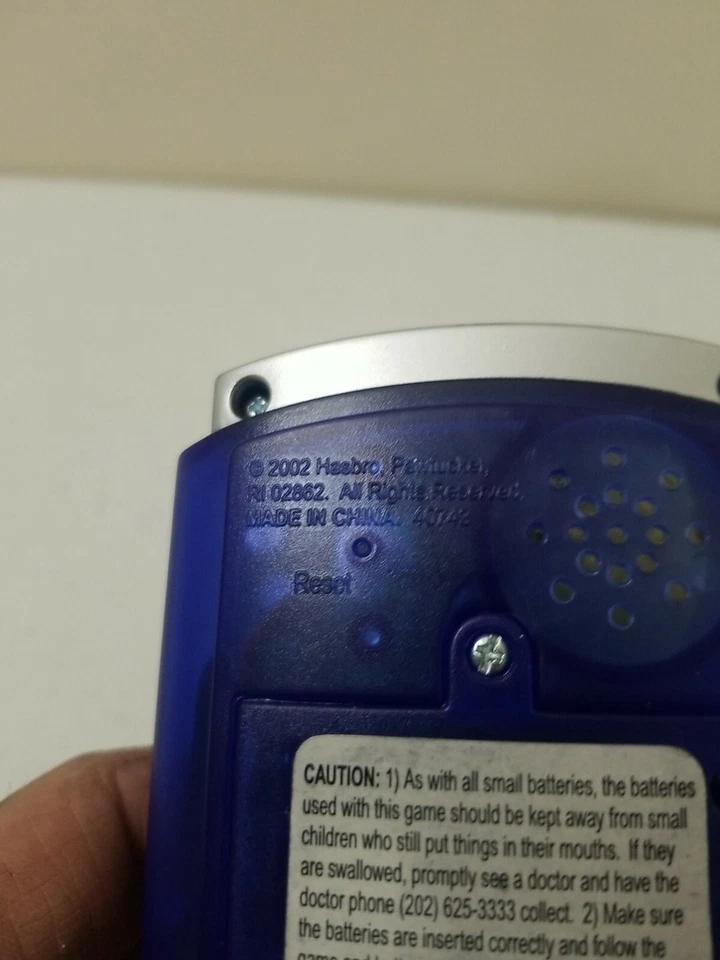 Boggle Electronic Hand Held 3 Minute Word Search Game Hasbro 2002 - Image 3 of 3