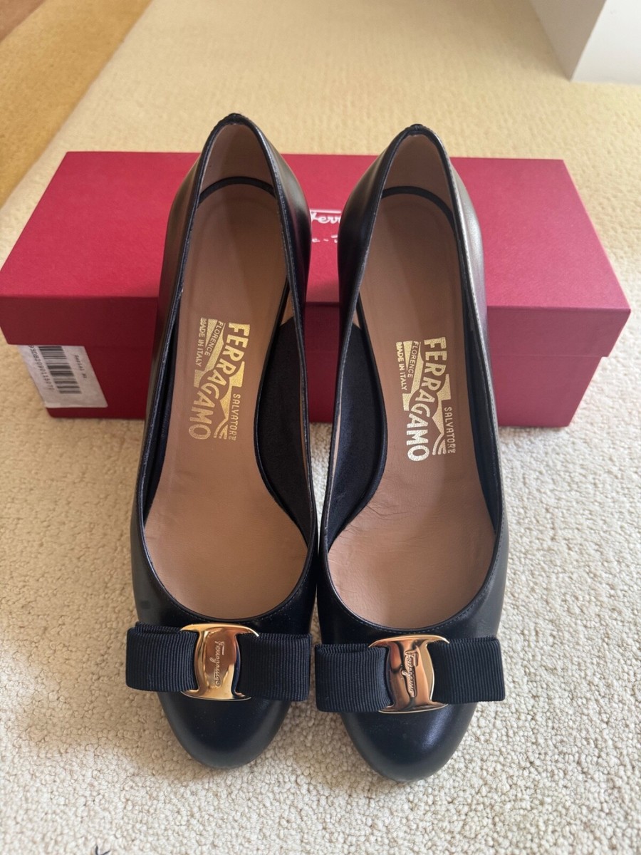 Salvatore Ferragamo Black Pumps 7.5 箱袋付 Salvatore Ferragamo Vara Black fPump Shoes Women's Patent Leather