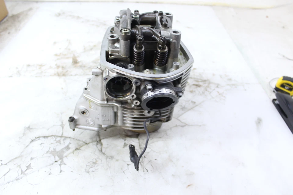 05-07 BMW R1200GS OEM LEFT ENGINE TOP END CYLINDER HEAD - Image 4 of 4