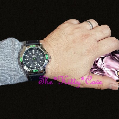 OMAX Sportlich Silber & Grün, Schweizer Seiko Uhrwerk Schwarz Leder Uhr OAS183