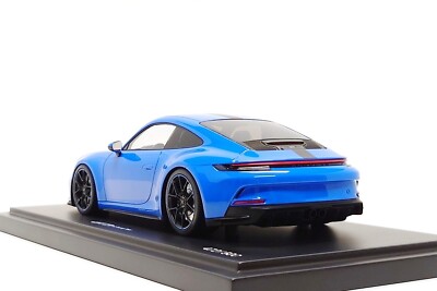 Minichamps 1:18 Porsche 911 GT3 Touring (992) in Shark Blue
