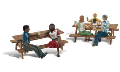 NEW Woodland Scenics Outdoor Dining N Train Figures A2214