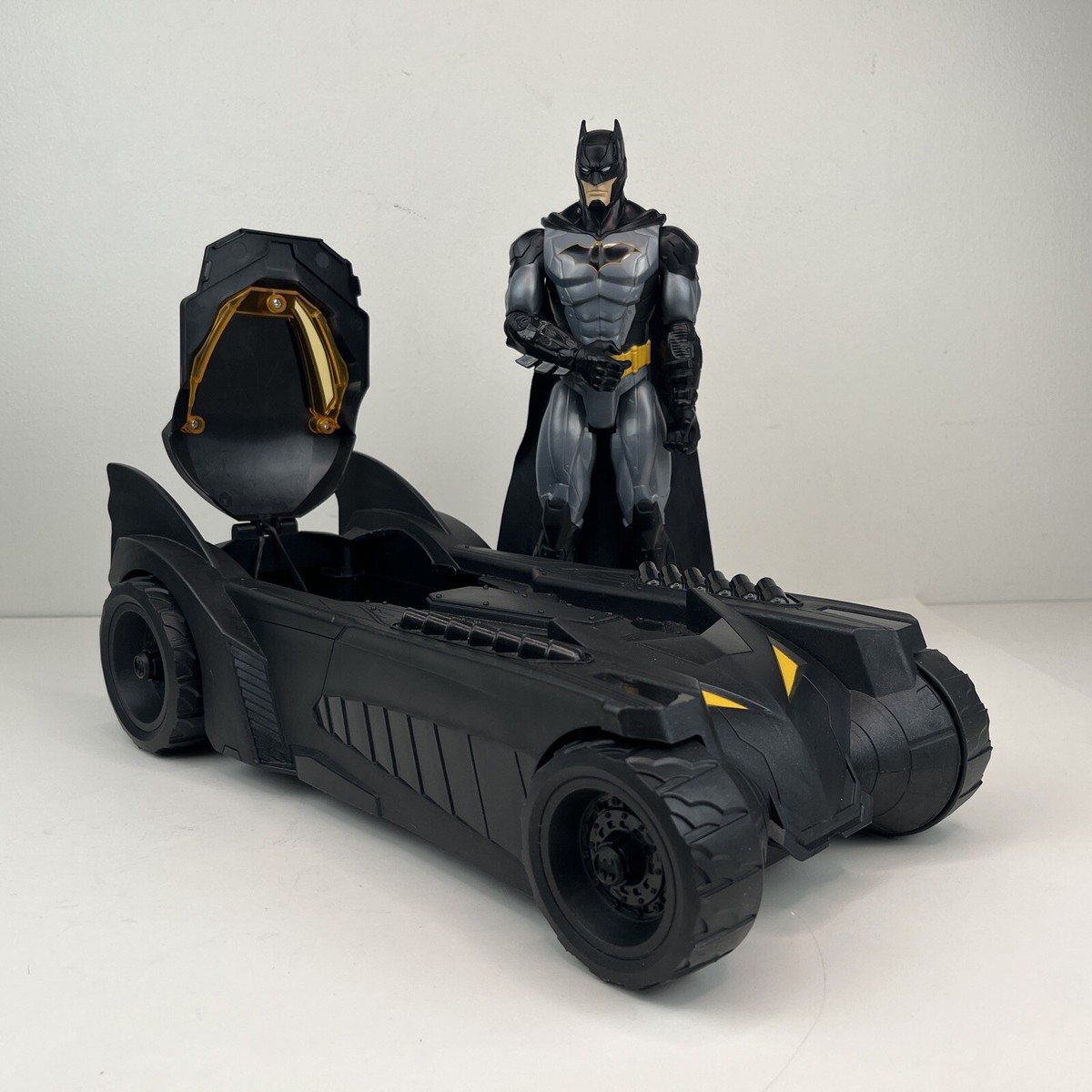 FIGURE RISE STANDARD BATMAN　 BATMOBILE Amazon.com: DC Comics Batman Batmobile Pack + Batman 30 cm