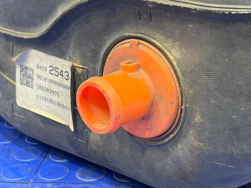 GMC Terrain 2018-2021 tracción delantera conjunto tanque de combustible tanque de gasolina genuino OEM 84315939 Foto 2 de 4