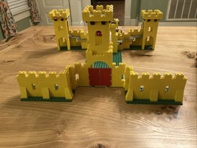 LEGO Castle 375 / 6075 Vintage 1980s Nearly Complete Plus Few Minifigures