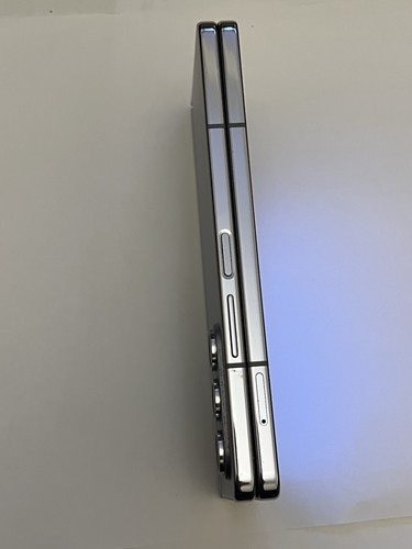 samsung galaxy fold5 5G 512gb Unlocked Read Description - Picture 8 of 9