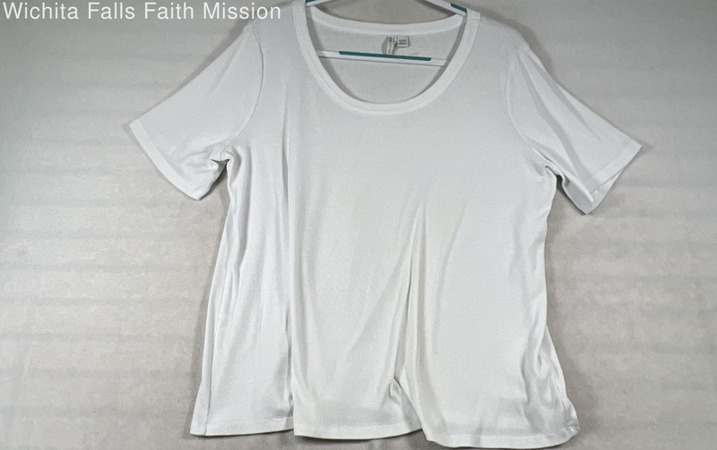 CATO Women's Plus Size White Short Sleeve Ribbed Knit T-Shirt Top Sz 18/20W