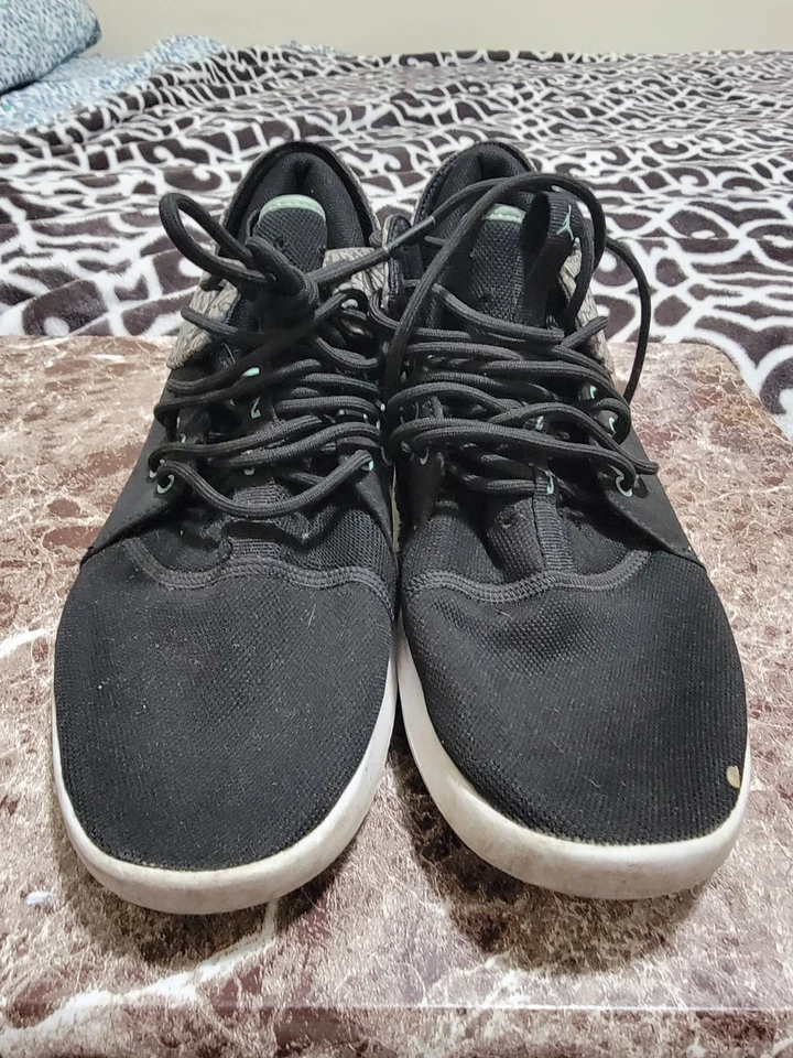 Size 9.5 - Jordan First Class Black Emerald AJ7312-031 Nike Air Jordan Sneakers - Image 2 of 4