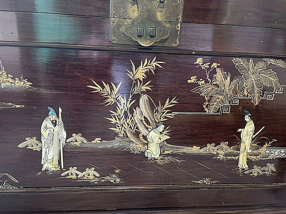 Antiguo cofre/baúl asiático decorado de alcanfor/sándalo 40x20x23h" Foto 3 de 4