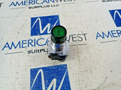 Eaton Cutler Hammer 10250T/91000T Green Illuminated Push Button - Picture 6 of 7