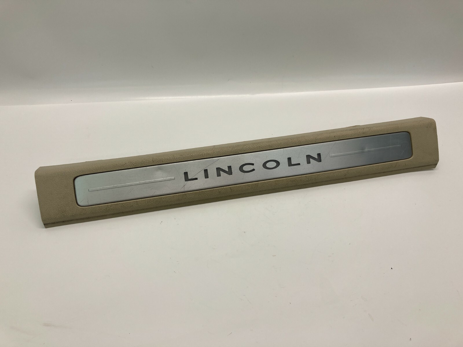 2013-2016 Lincoln MKZ Right Passenger Front Door Sill Scuff Plate  