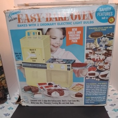 VINTAGE 1960s KENNER Turquoise EASY BAKE OVEN W/Box Untested