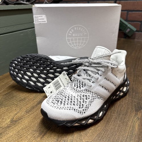 Adidas UltraBoost Web DNA weiß schwarz - Herrengröße 7, Damengröße 8 GV9220