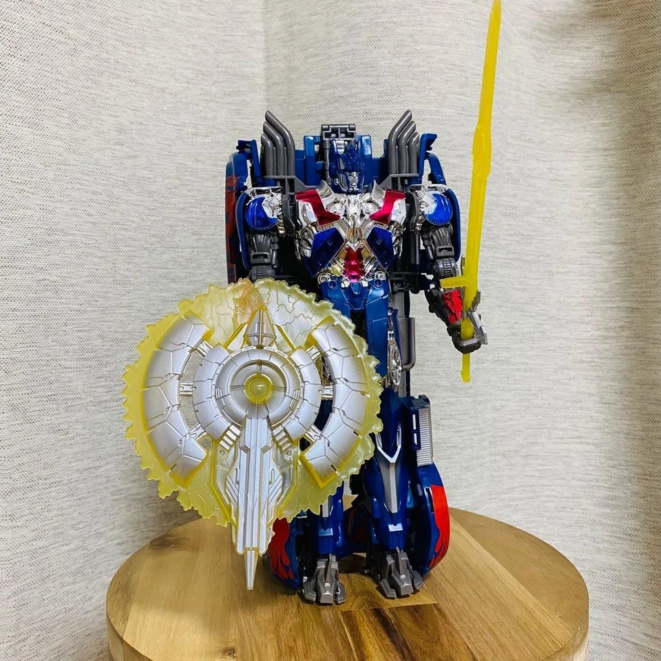 Transformers Studio Series Optimus Prime Figure Weapon blu rosso argento nuovo - Immagine 4 di 4