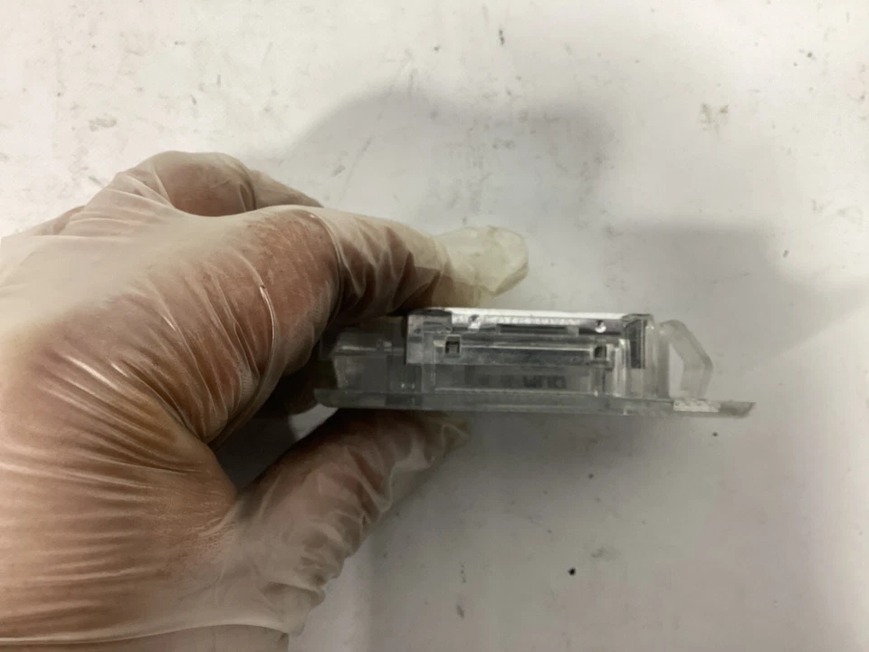 Лампа подсветки салона дверной панели приборной панели 2008-2016 BMW 535I 6962039 от оригинального производителя. - Изображение 4 из 4