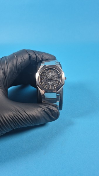 IWC Yacht Club 2 / Beschreibung lesen