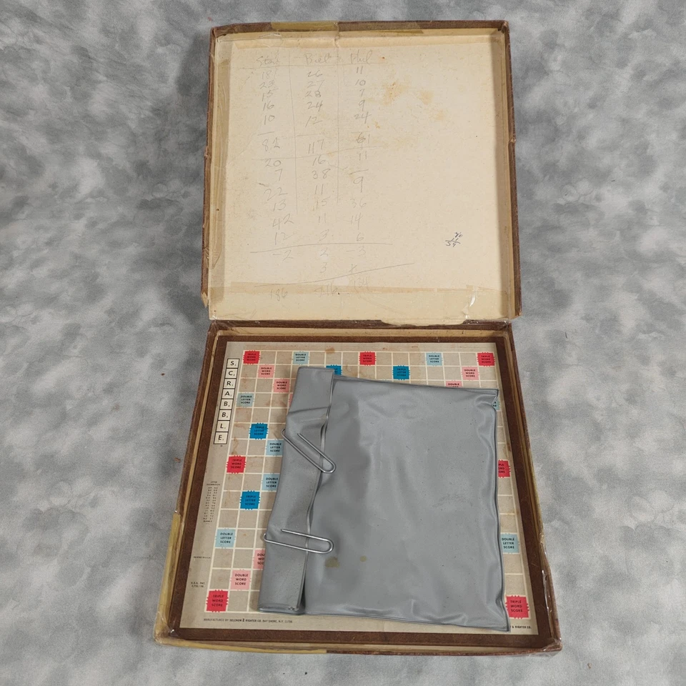 Vintage Scrabble Selchow & Righter 1953 – Tiles Complete – Worn Box USA - Image 2 of 4