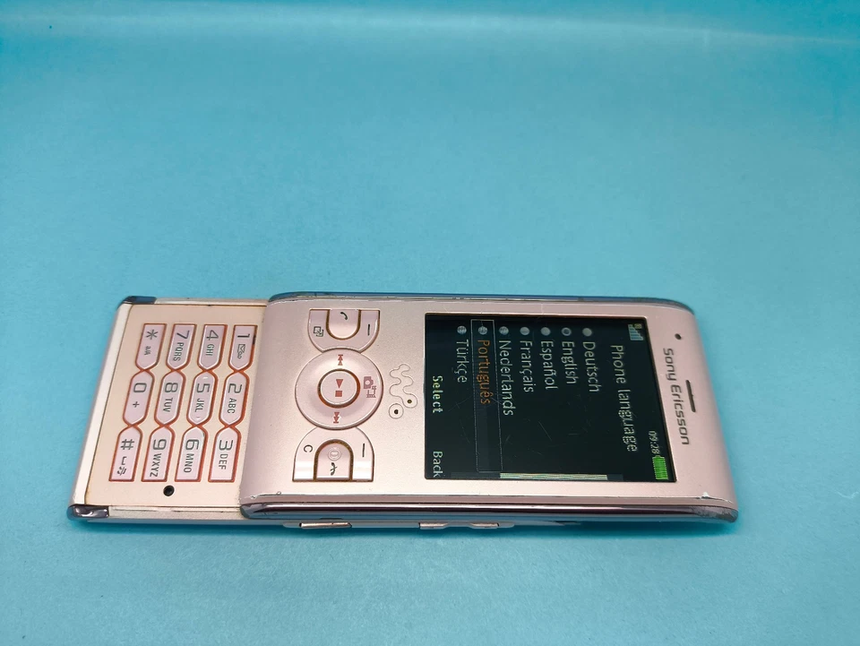 Sony Ericsson Walkman W595 Pink Unlocked Mobile Slider Phone - Image 2 of 4