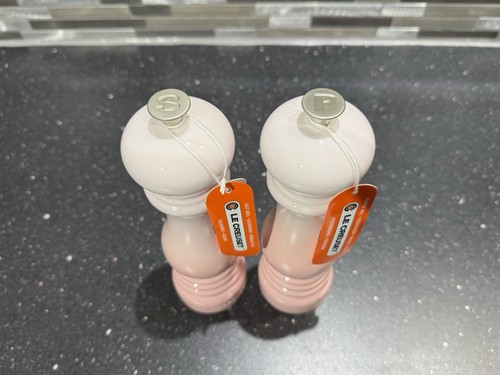 Le Creuset New Ceramic Shell Pink 21cm Salt & Pepper Mill Set RRP £82 - Picture 3 of 5