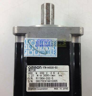 R7M- 1PC A40030-BS1 OMRON servo motor Used Tested R7M-