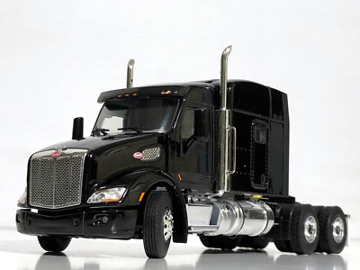 Peterbilt 579 6x4 in schwarz WSI LKW Modelle Maßstab 1:50