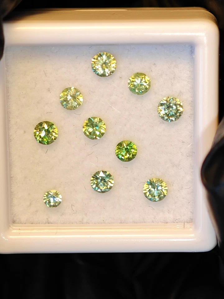 1CT DEMANTOID GARNET SET 10pc 2.5-3mm  URAL HIGH DISPERSION EXСELLENT LUSTER - Image 3 of 4