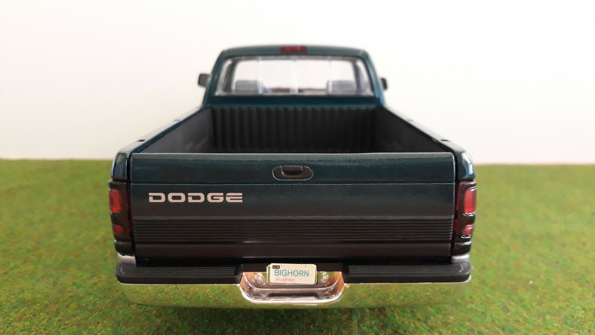 DODGE RAM 2500 SLT PICK UP 1/18 AMERICAN MUSCLE ERTL 7729 voiture