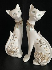 Siamese Cat Pair. Resin Bohemian Style In Beautiful Condition. 8.5 in tall.