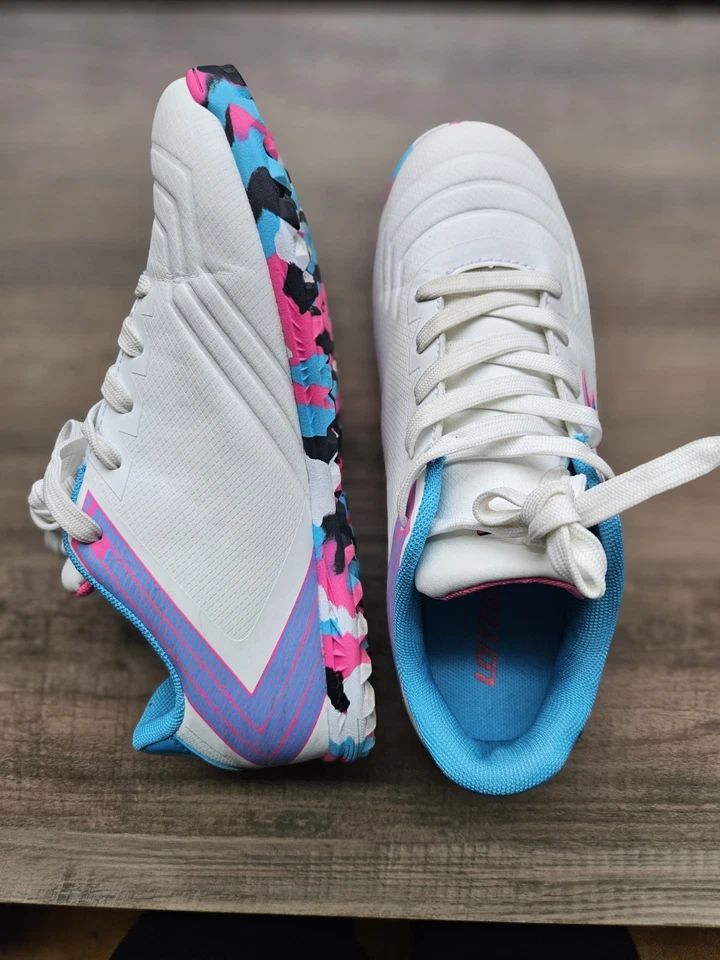 Pre-owned Girls LOTTO Brand Soccer Cleats Size 5 White/Pink/Blue - Image 3 of 4