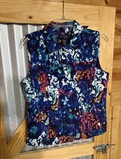 ATTYRE Women  s Multicolor Watercolor Print. Button Up vest . Size M