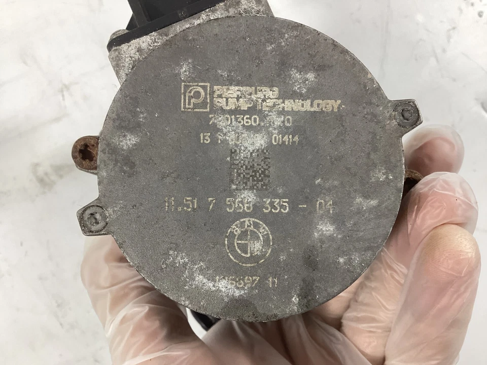 BMW 550i 2009-2013 bomba de agua refrigerante auxiliar 7566335 OEM. Foto 3 de 4