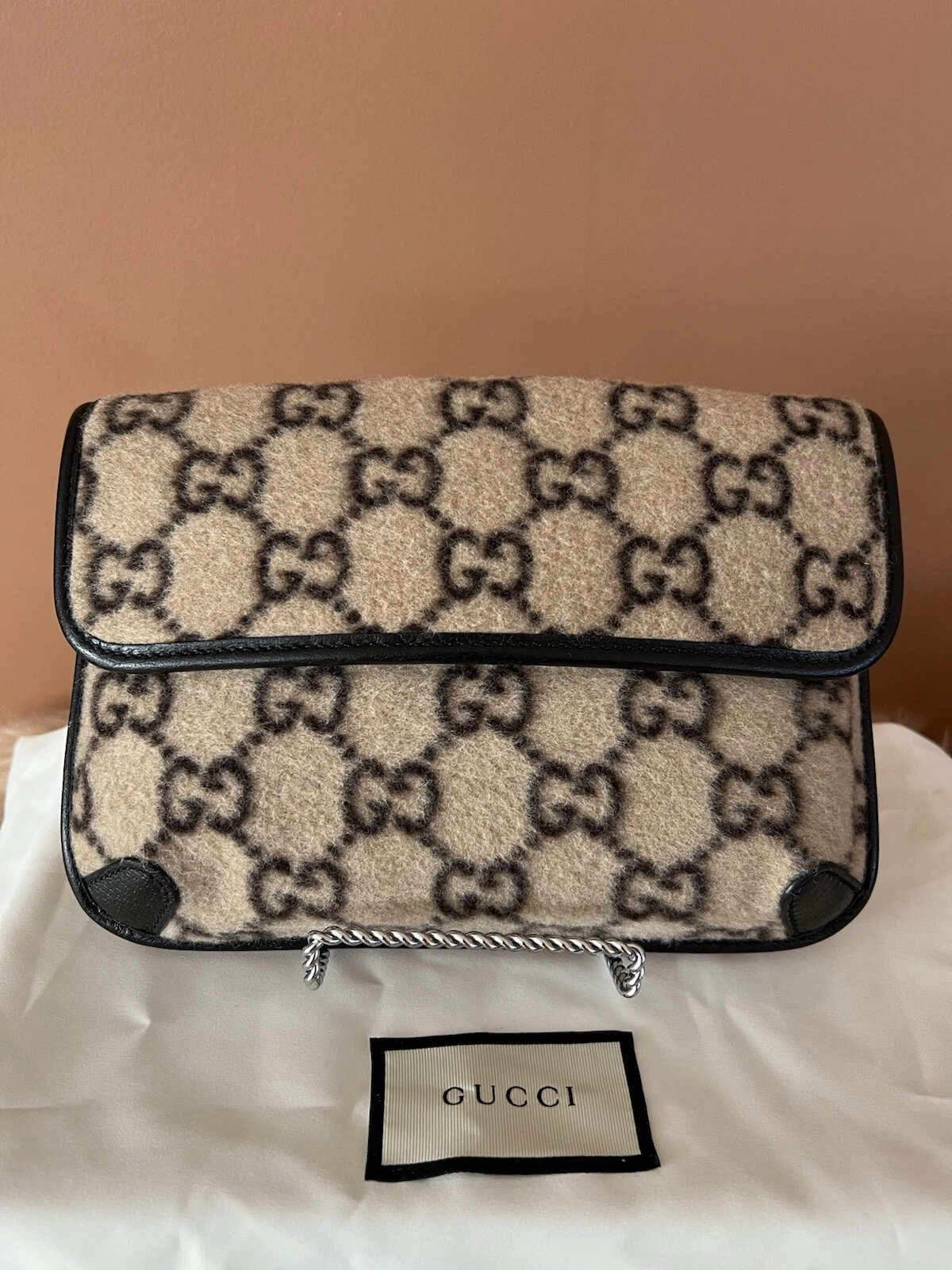 Authentique sac bandoulière Gucci GG beige noir ceinture laine pré aimé