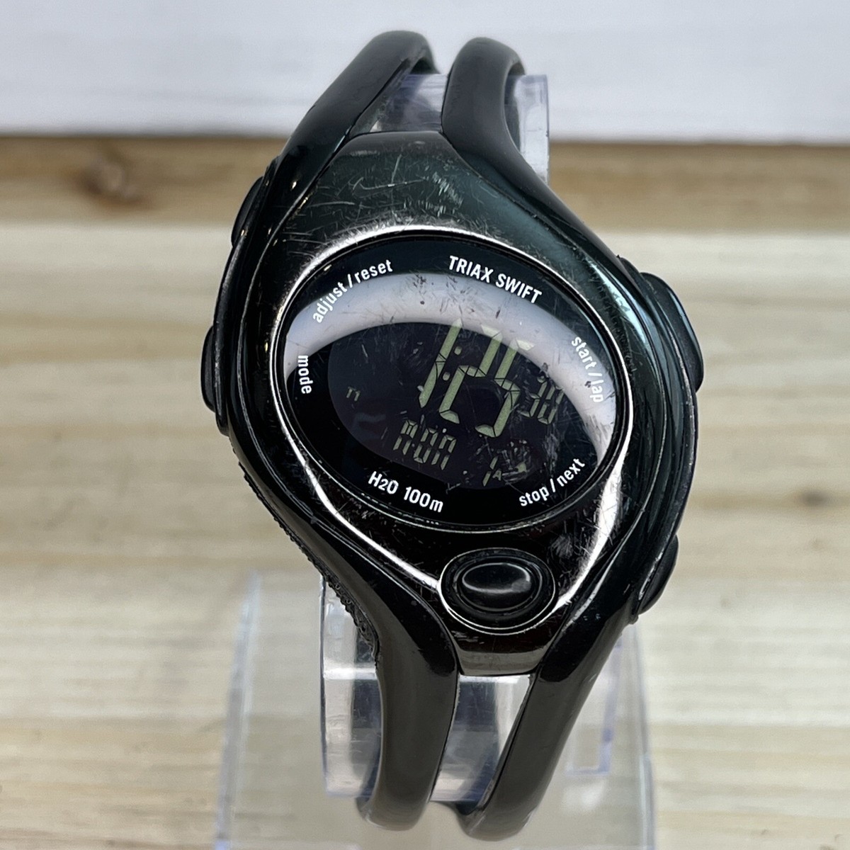 Nike Triax Swift Watch Unisex Black 100M Oval WR0090 NEW Nike Triax Swift Watch Unisex Black 100M Oval WR0090 NEW
