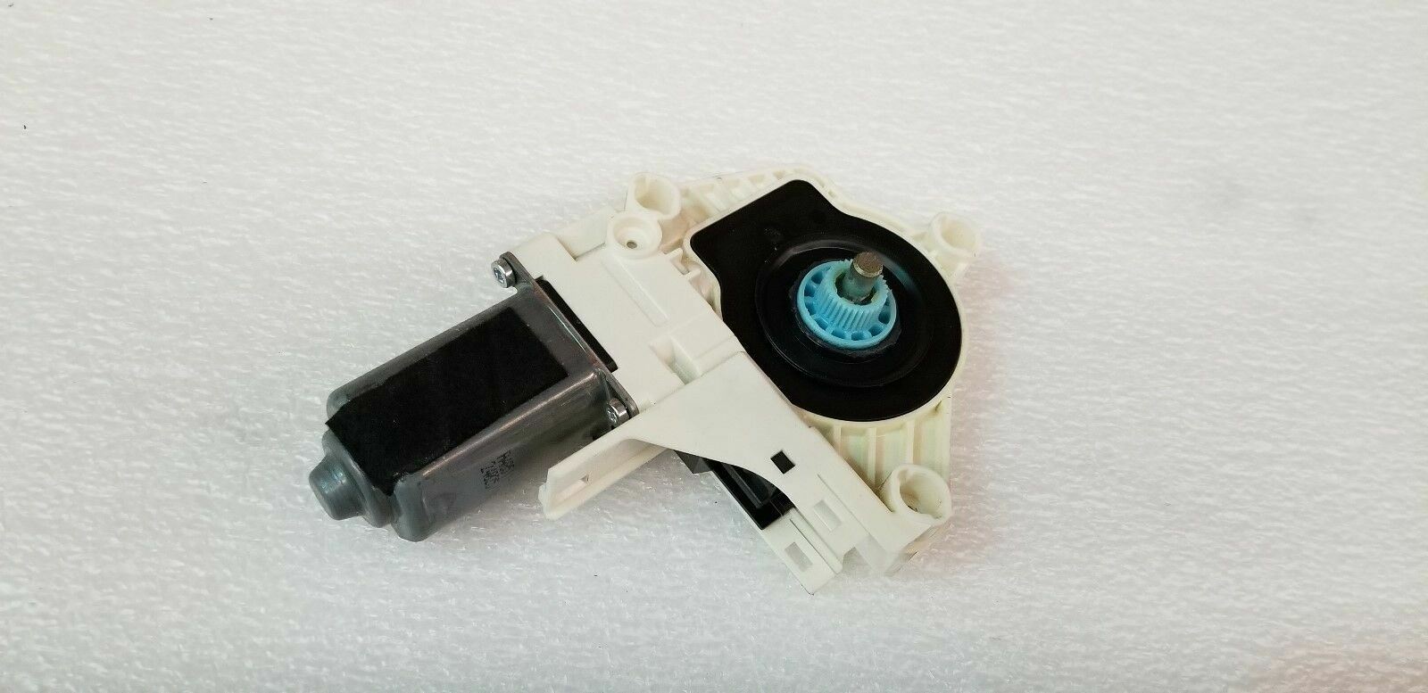 LAMBORGHINI HURACAN RIGHT PASSENGER DOOR WINDOW TRACK MOTOR OEM 8K0959802B