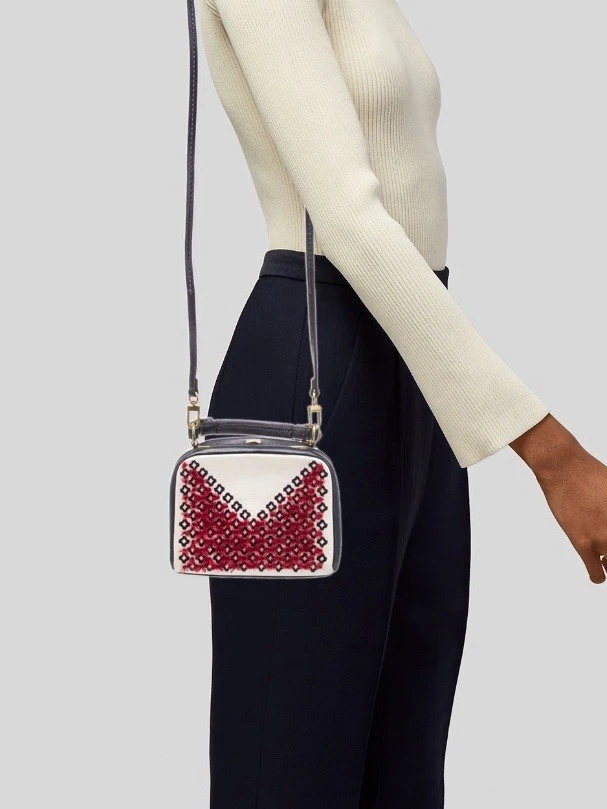 Mini bolso de mano de cuero azul y blanco con estampado geográfico Tory Burch puntada destacada Foto 2 de 4